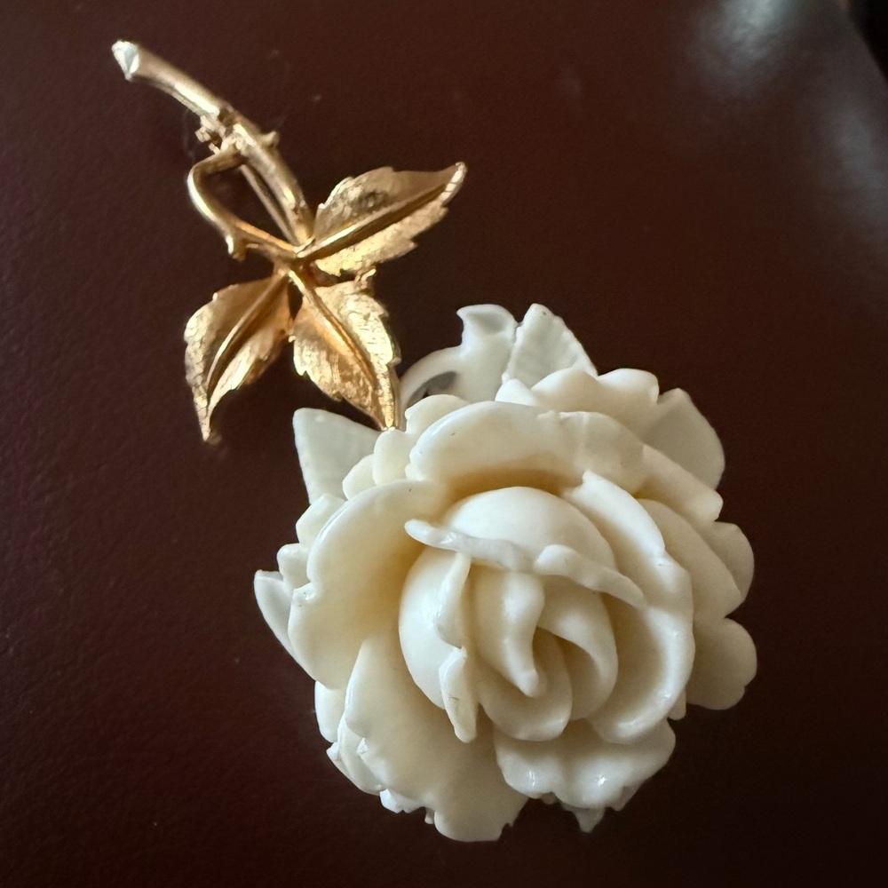 Accessocraft NYC carved white rose pin